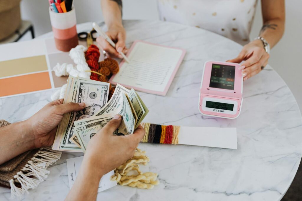 Man counting money for divorce