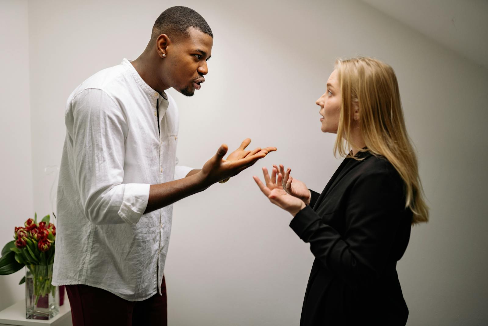 Man having an argument with wife during divorce