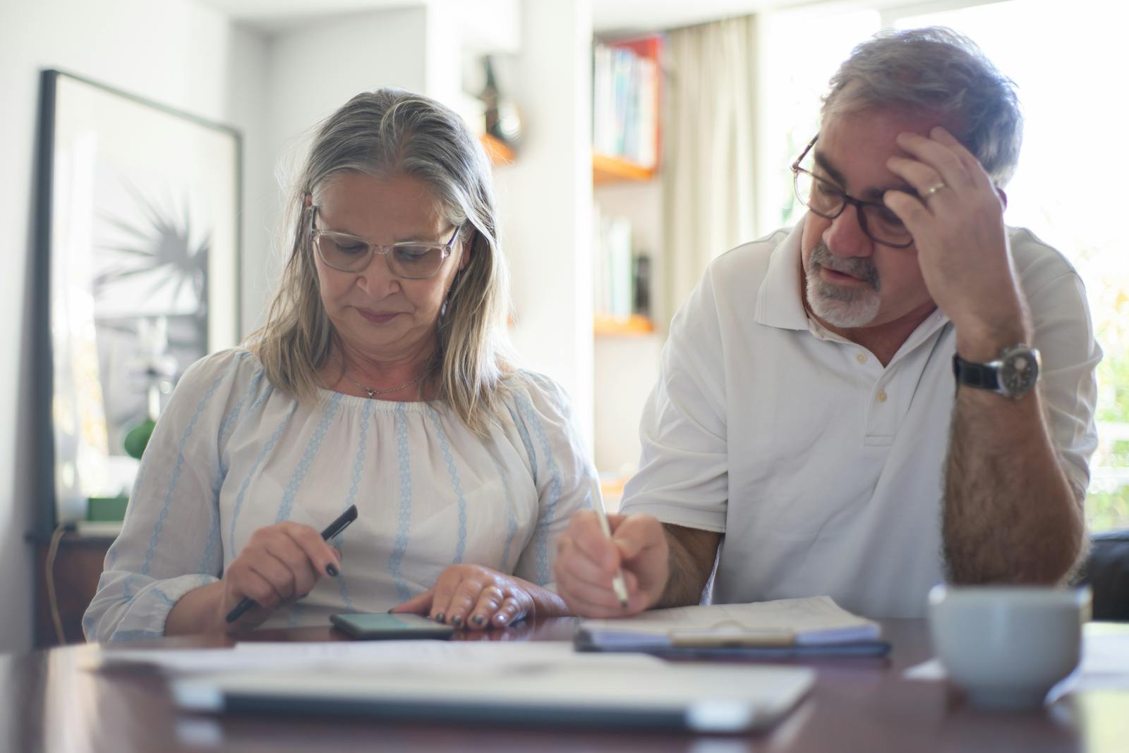 Elderly couple creating a living will